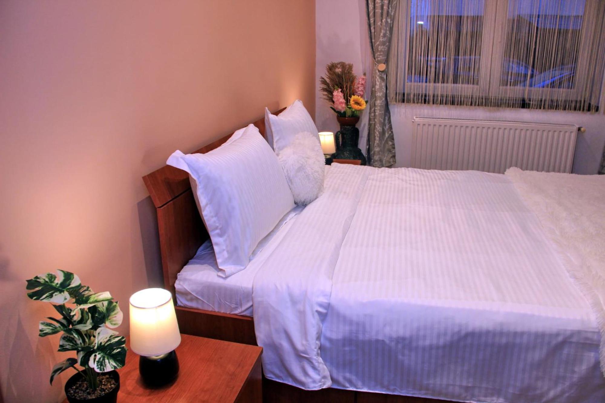John Residence Apartment Brasov With Parking Option מראה חיצוני תמונה